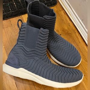 APL Women's TechLoom Chelsea, size 6.5